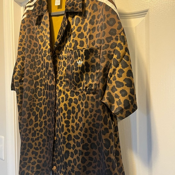 adidas women’s Leopard Print Short Sleeve Button Shirt - Brown/Black - Picture 2 of 3
